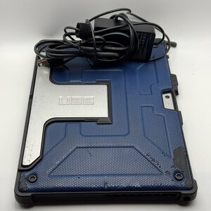 Microsoft Surface Pro 5th Gen Model-1796 12.3”128GB SSD 4GB RAM Intel i5 For P/R